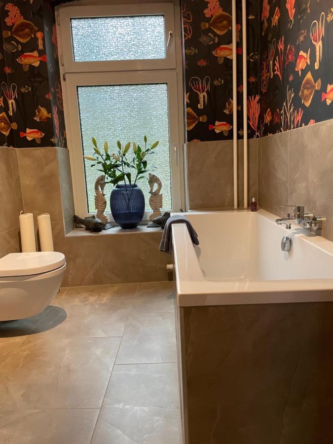 Ferienwohnung Luxus Altbaucharme In Zentraler Lage Kiel Exterior foto